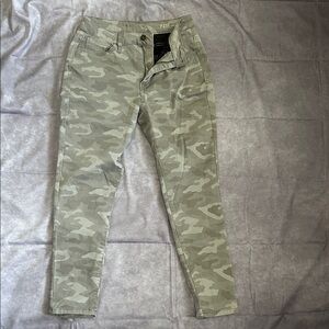 Arizona Ladies Camo Pants - size 7